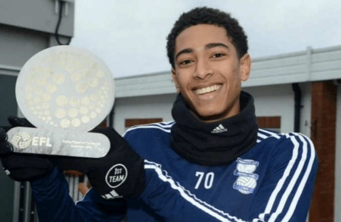 帕尔马官方：铃木彩艳左手中指及手舟骨复合骨折，将接受手术（帕尔马通报：铃木彩艳左手中指与腕舟骨复合性骨折，将接受手术）