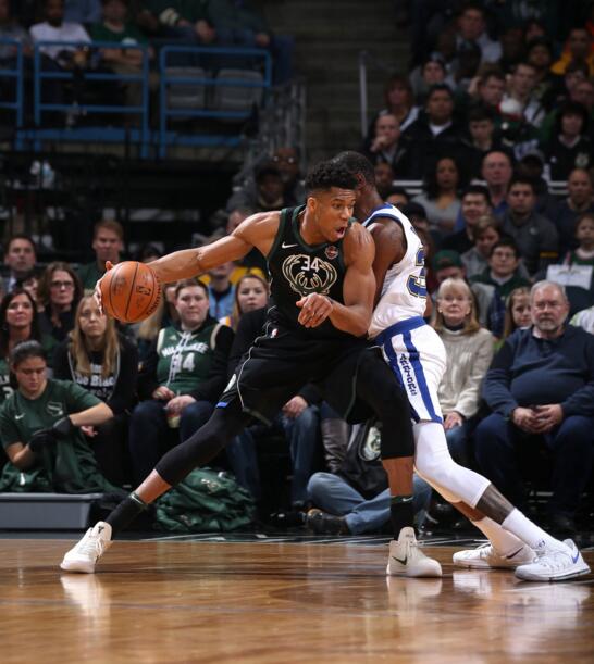 跟朋友娱乐赛 11 分制，先输后赢（与好友友谊赛，11分制，先落后后逆转取胜）