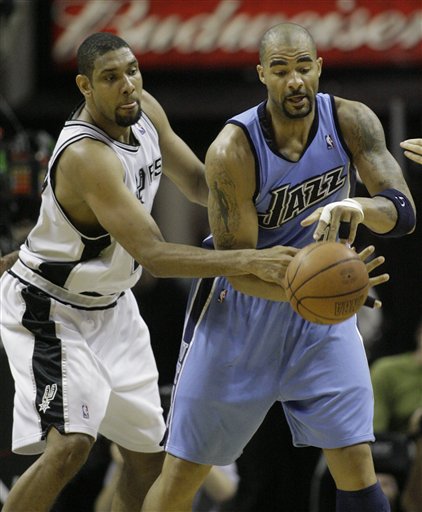 渝媒介绍重庆铜梁龙冲超庆典：也是新股东形象的首次集中展示（重庆媒体解读铜梁龙冲超庆典：新股东形象首次集中亮相）