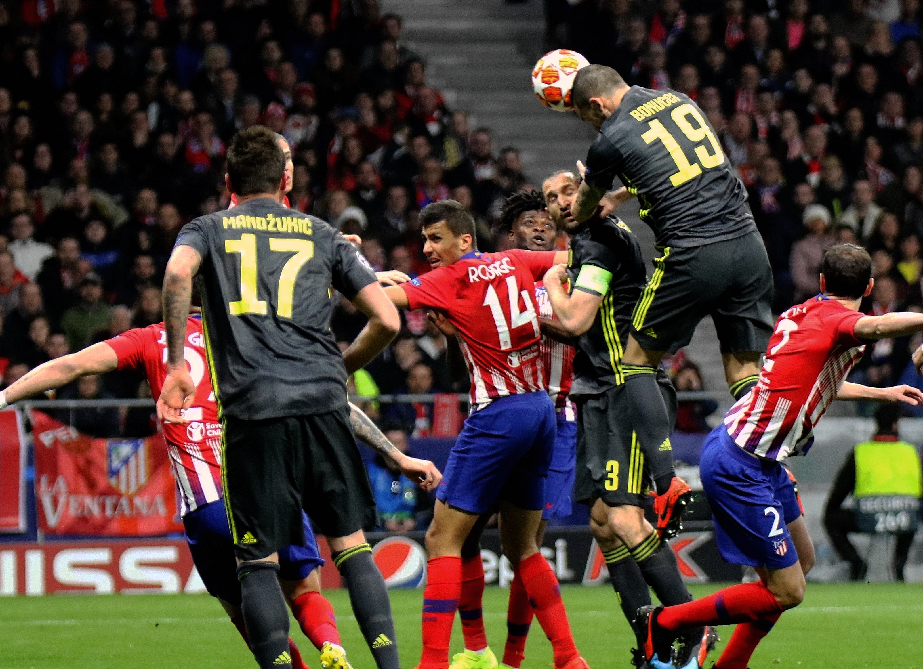 德雷森：我们在和那些不需要为钱发愁的俱乐部竞争，但这很好（德雷森：对手不差钱，与他们竞争反而是好事）