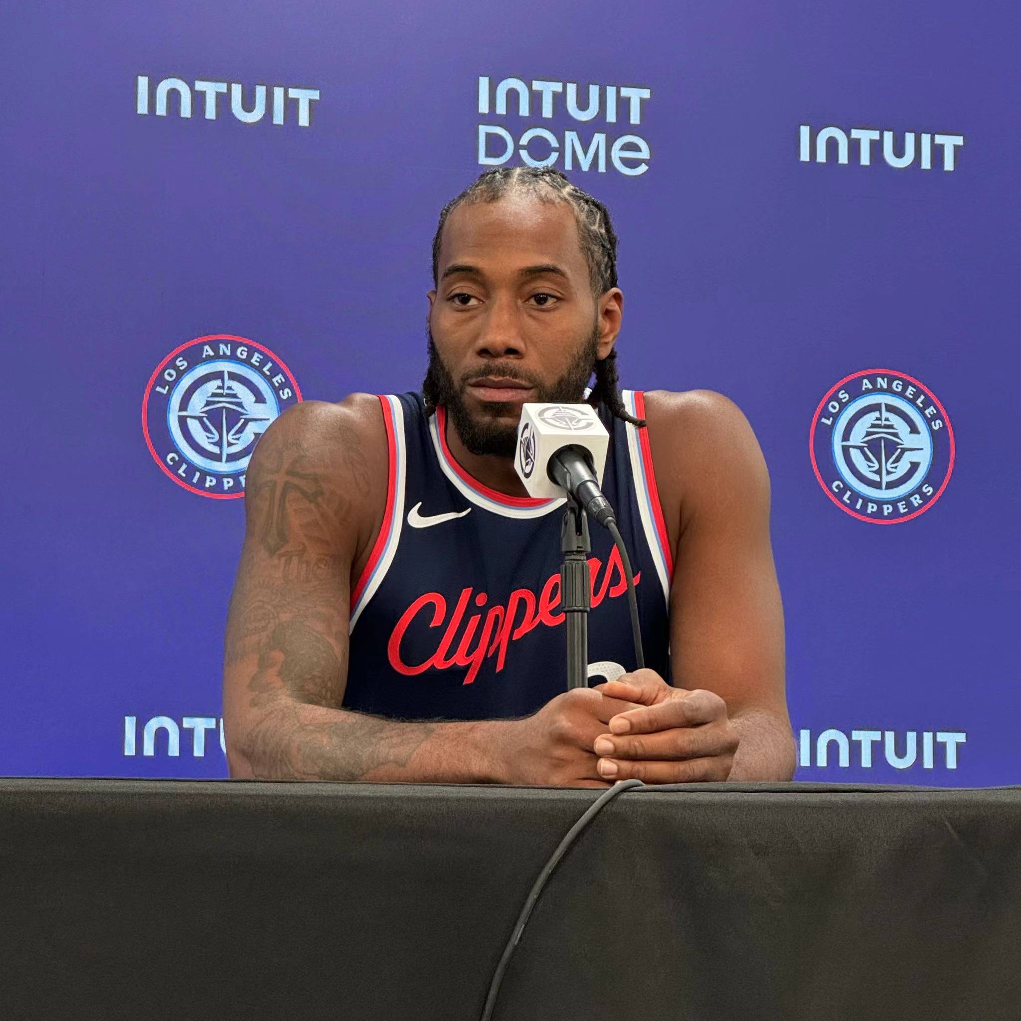 高尔夫球场维护有多烧钱？（维护一座高尔夫球场要花多少钱？）